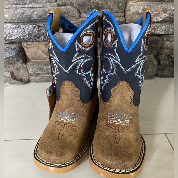 Other - TWISTER SIZE 5 BOY BOOTS 🥾